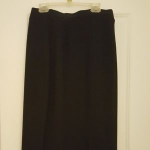 Jones New York navy blue, full lined pencil skirt.